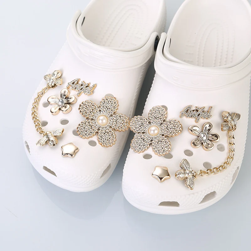 Luxury Crystal Flower Pearl Shoes Charms Set Summer Shiny Metal Chain Clogs Decorations DIY Detachable Woman Shoes Accessories