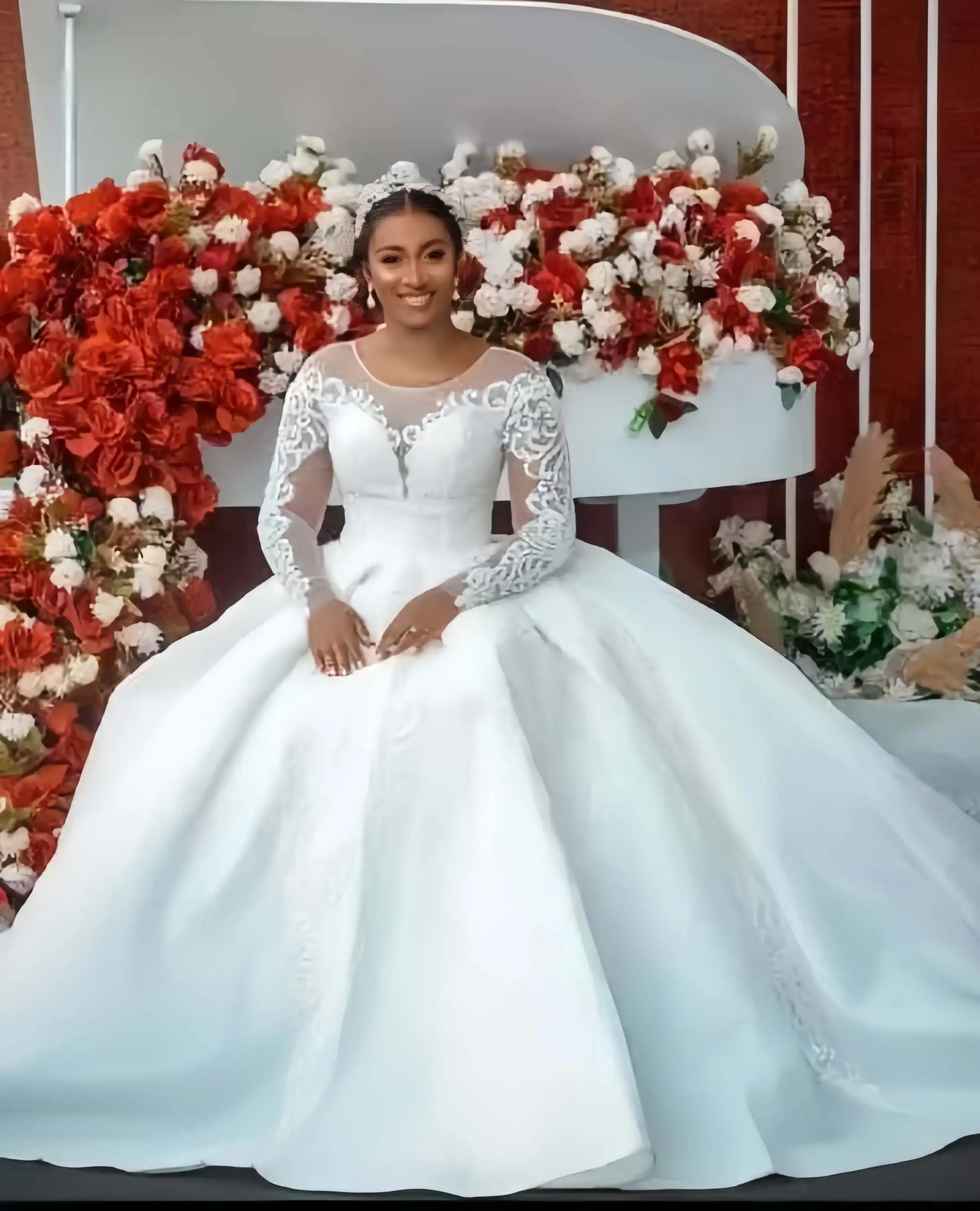 Customized High Quality New Fashion Wholesale Bride Lace Long Sleeve Custom Made Bridal Wedding Dresses