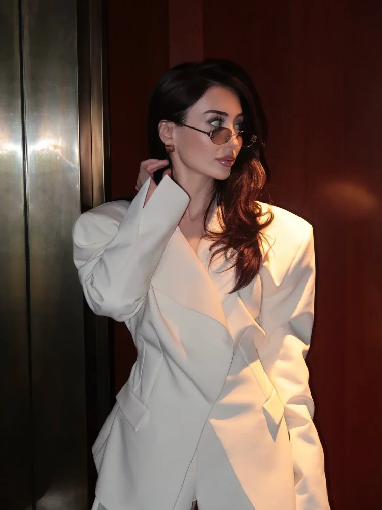 

Women Solid Waist Cinching Blazer Coat Elegant Lapel V-neck Full Sleeve Metal Button Short Coats Lady Daily Commute Outerwear