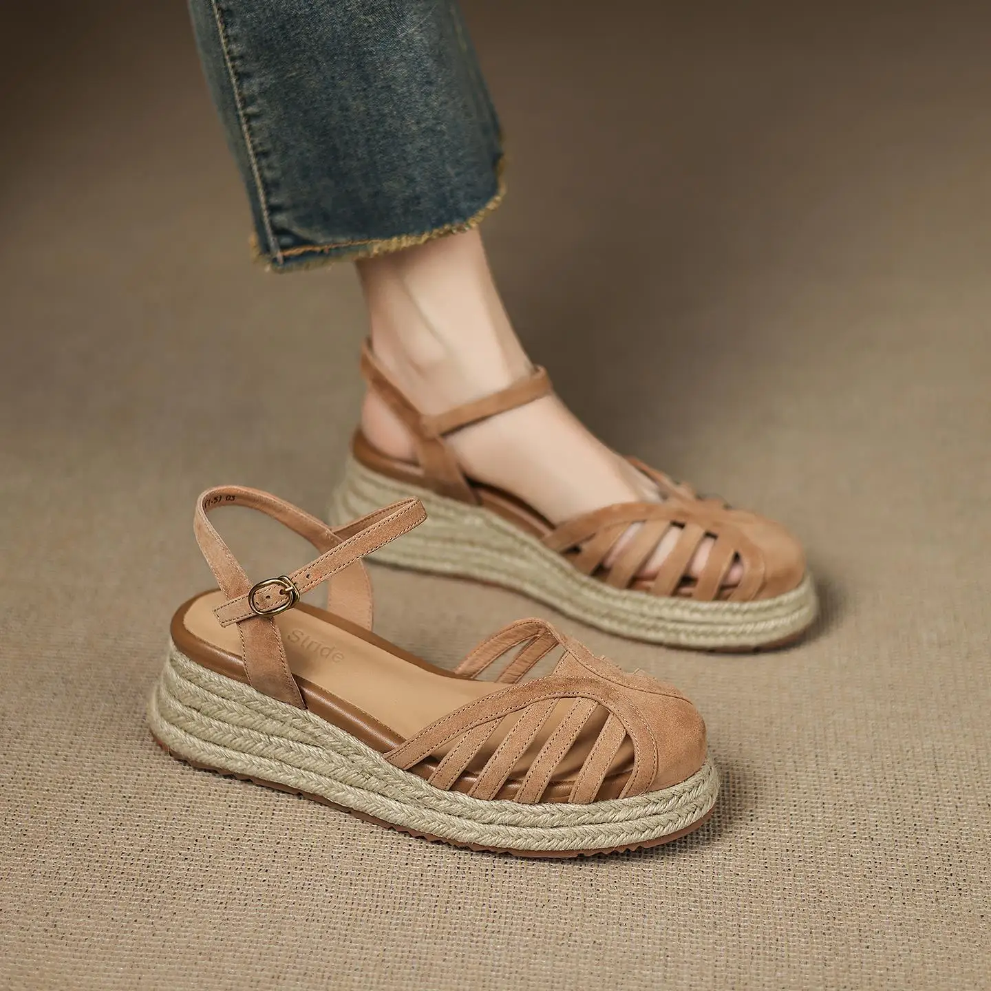 Elegant Woven Toe Summer Sandals Women's 2026 New Style for Skirts Retro Outdoor Wear Thick Bottom Grass Weave Roman Shoes