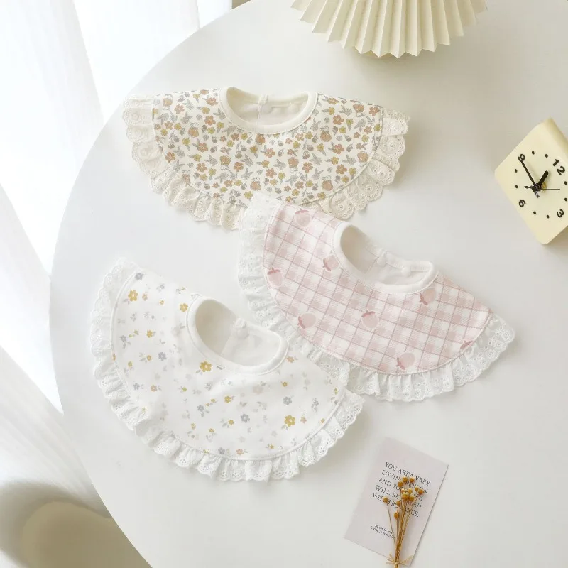 

Elegant Royal Style Drool Bibs for Newborns Cotton Lace Waterproof Lining 3-Layer Extra Large Bandana Bibs Gentle on Baby Skin