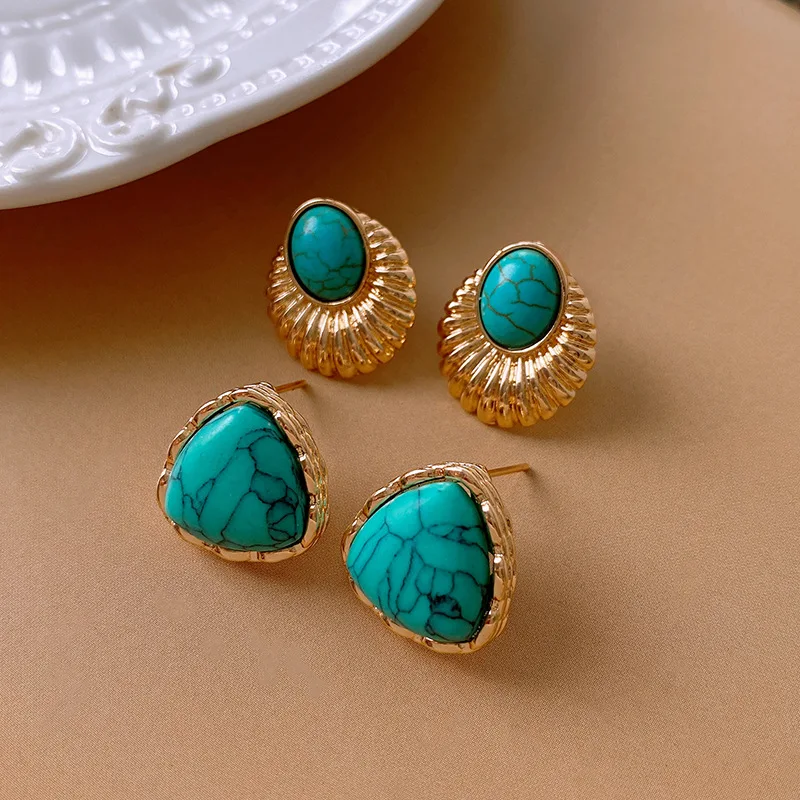 

Bohemian Women's Turquoise Stone Stud Earrings Vintage Geometric Triangle Round Earrings Pendiente Mujer Party Ear Accessories