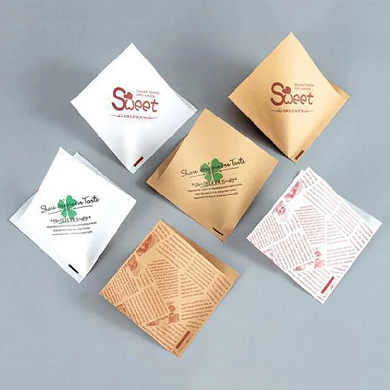 100Pcs Kraft Paper Sandwich Paper Wrap Disposable Food Packing Paper Triangle Shape Oil-Proof Doughnut Packing Bag Baking Tools