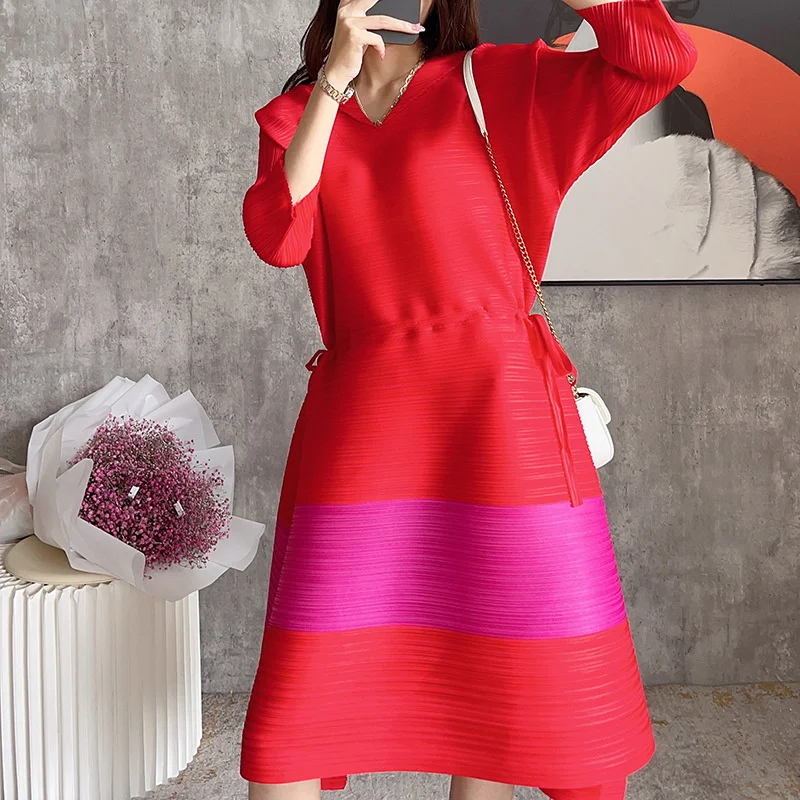 

Woman miyake Pleated Dress Striped Color Block Drawstring Waist Seven Sleeve V Neck Casual Style Wild 2023 Summer Fashion Dress