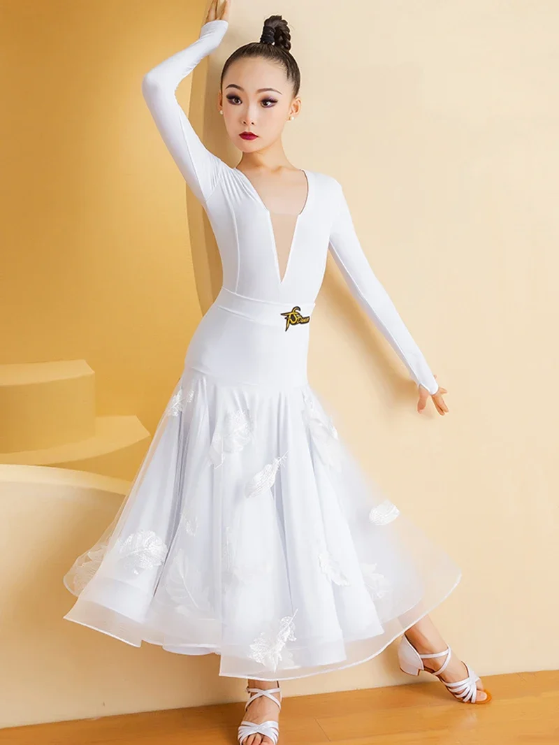 เด็กผู้หญิงวิทยาลัยกระโปรงเต้นรำสมัยใหม่สีขาวชุดเต้นรำมาตรฐานแห่งชาติชุดเดรสชุดฝึกซ้อมการแข่งขันวอลทซ์