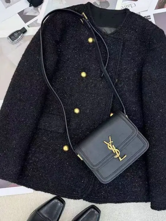 Black Thickened Short Coat Women's Autumn Winter Fashion Design Golden Button High-End Feel Small Fragrance Style Outerwear