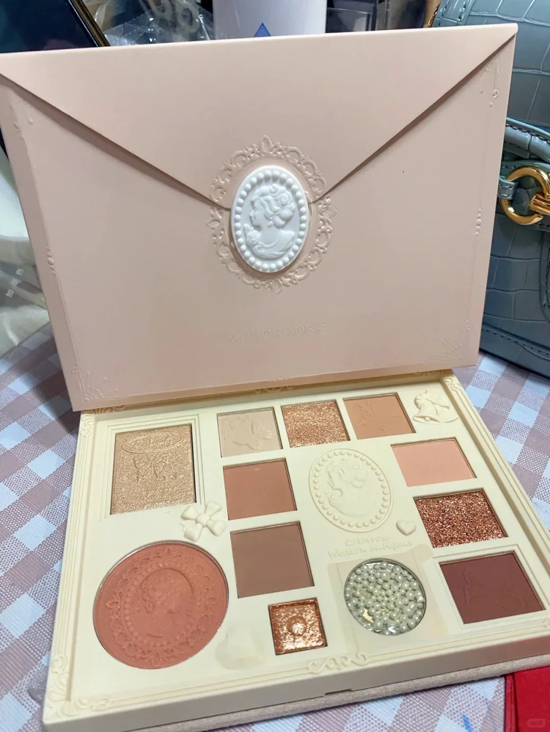 Colorrose Angel Embossed Eyeshadow Palette Blush High Gloss Integrated Palette Shimmer Shine Nude Eye Glitter Make Up Palette
