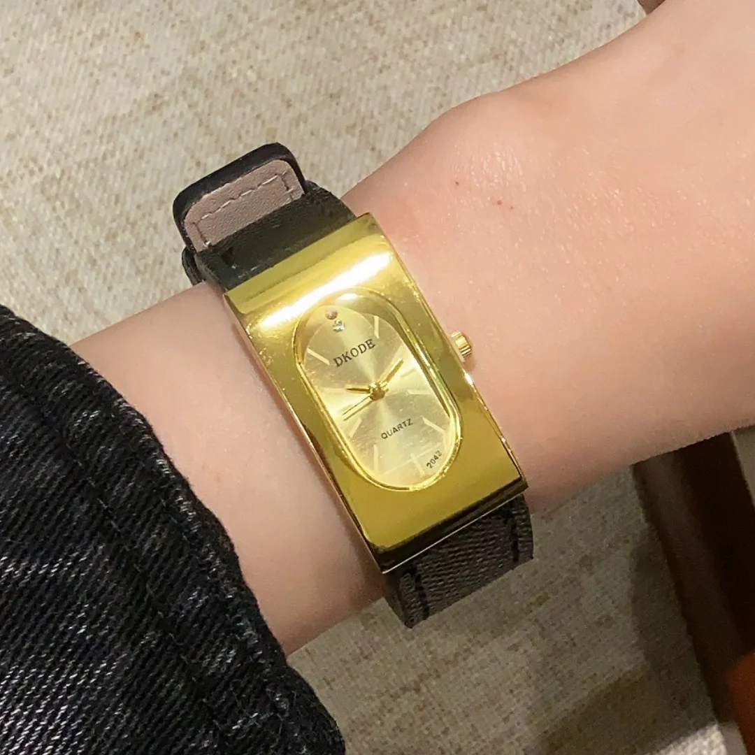 ساعة نسائية كلاسيكية بمينا مربع ذهبي ساعات يد كوارتز للسيدات ساعة يد نسائية من الجلد Zegarek Damski relogios feminino