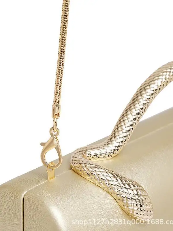 Picture 5: Women's Crossbody High-End Style Bags Winter Chain Single Shoulder Underarm Small Square Bag