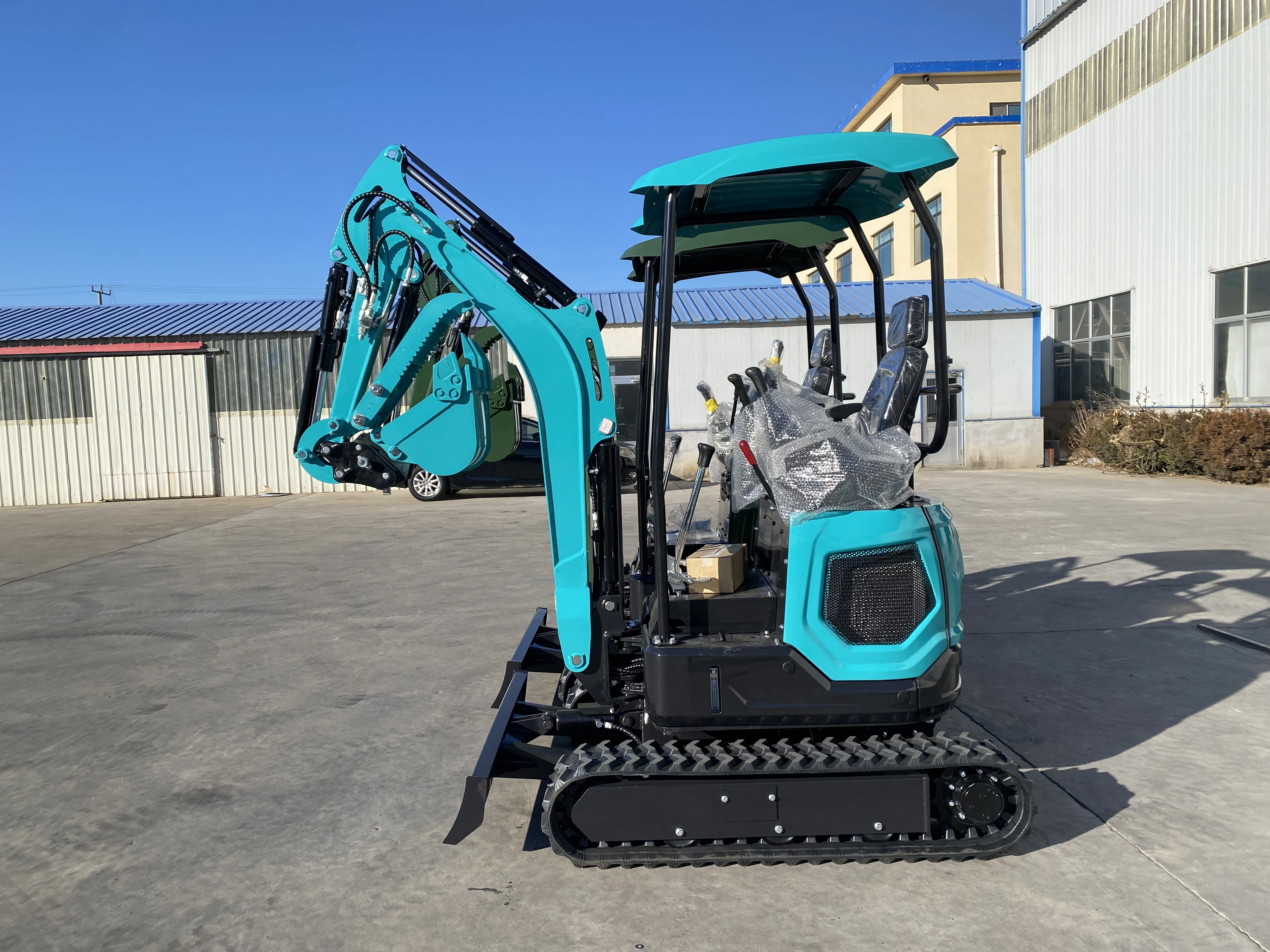 1.8 Ton Small Digger CE EPA Anti-Slip for Orchard Row Digging Planting Backfilling Material Handling Easy Control Operation