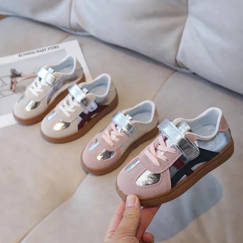 

Детская модная спортивная обувь для мальчиков и девочек, нескользящая удобная обувь на плоской подошве, детские повседневные кроссовки на мягкой подошве, серебристые лоскутные студенческие кроссовки