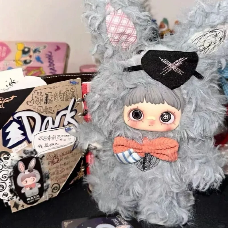 100% Oryginalny Maymei V2 Seria Dark Forest Blind Box Modny Ornament Urocza Lalka Zawieszka Dekoracja Tajemnicze Pudełko Prezent Urodzinowy