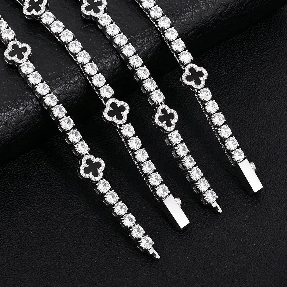 artificial diamonds enhance metallic luster,unisex 4mm Enamel Bracelet from PT950 Platinum acts as eye-catching outdoor ornament