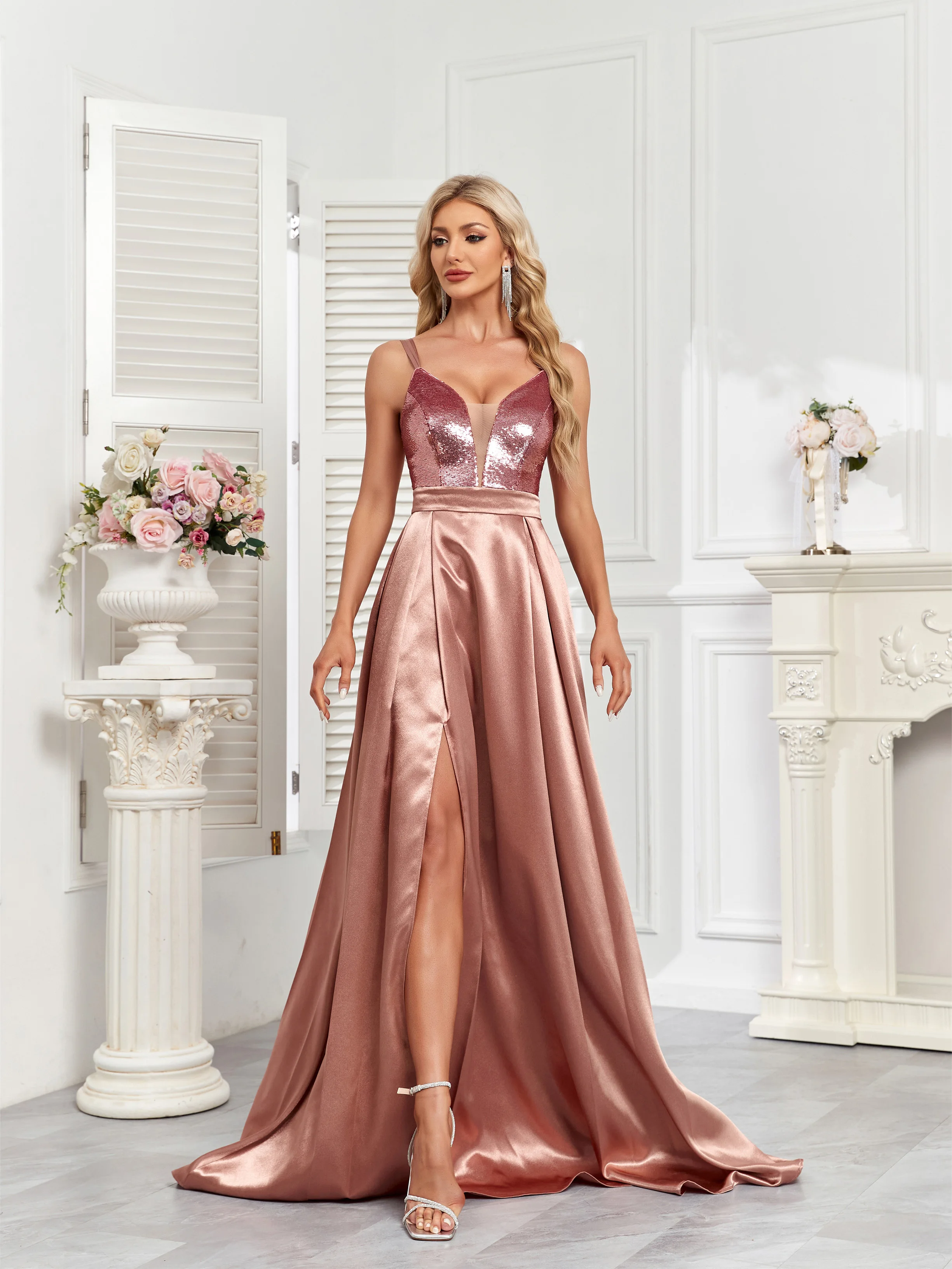 XUIBOL Party V-Neck Spaghetti Strap Dress with Sequin Top and Satin Bottom, Elegant and Luxurious Evening Gown