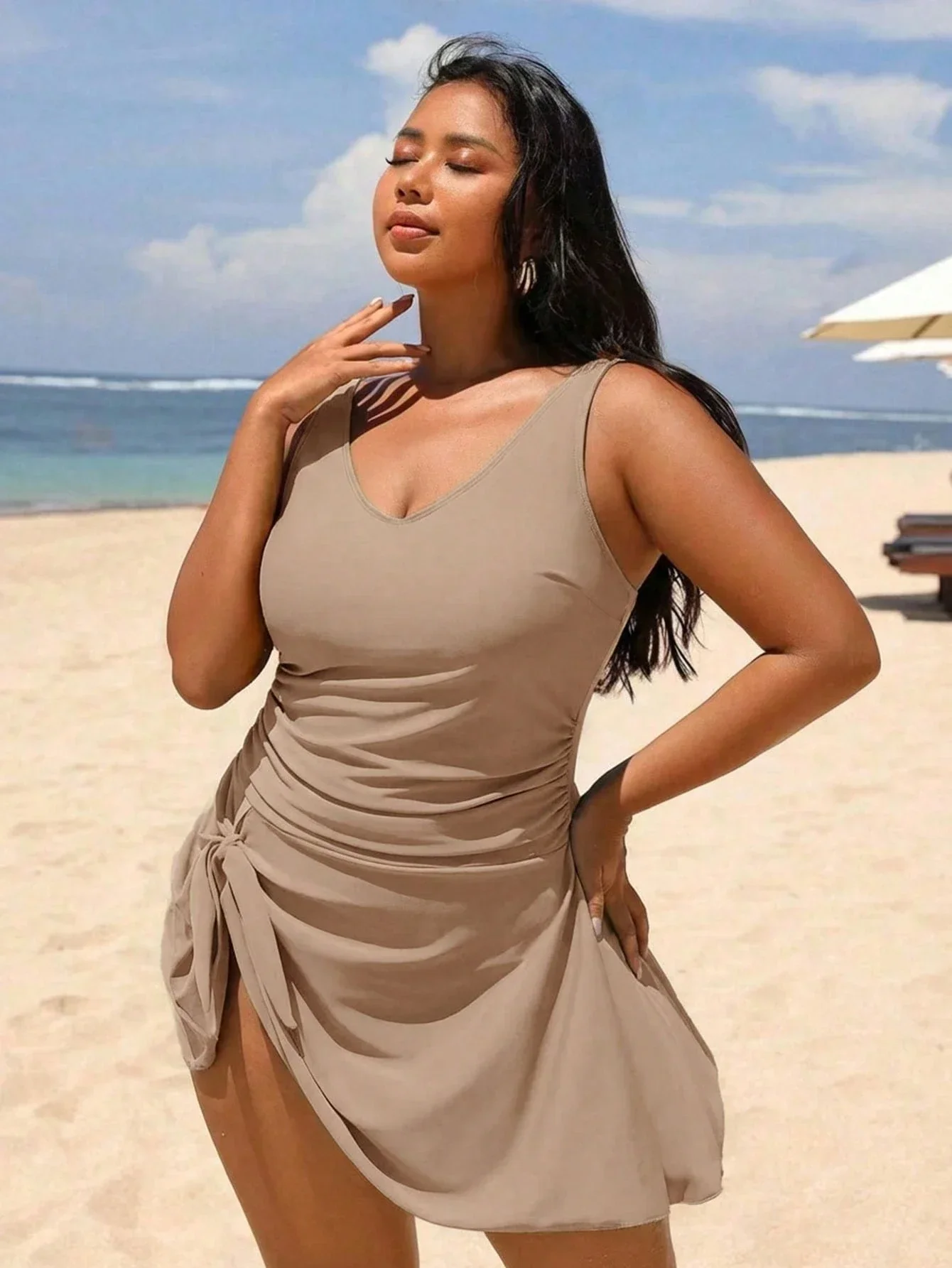 

Plus Size Solid Knotted Waist One-Piece Swimsuit