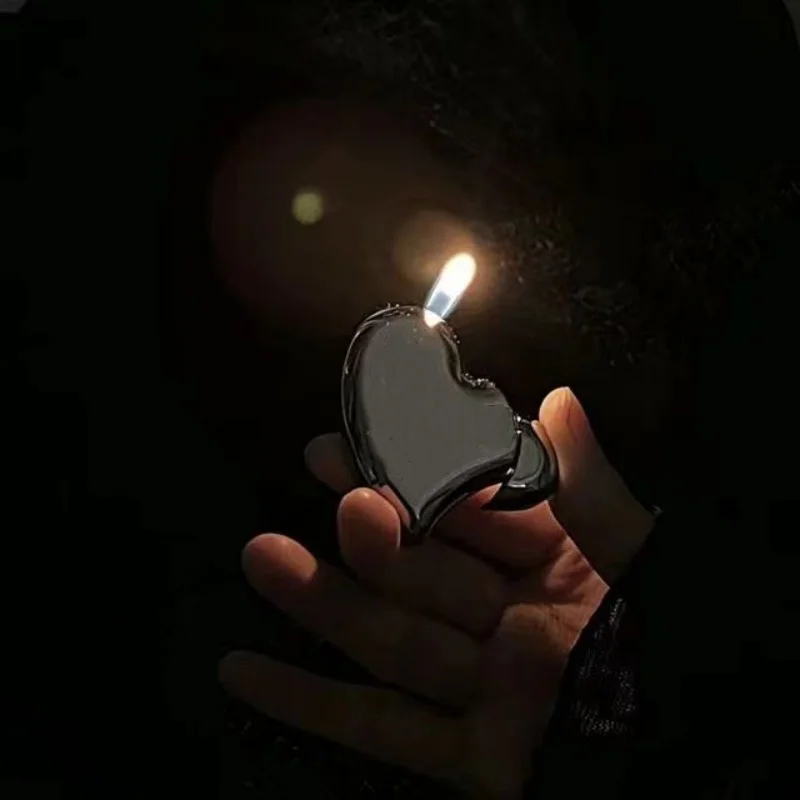 

Essential High-end Luxury Heart-shaped Metal Inflatable Butane Gas Windproof Cigar Lighter Cigarette Accessories Men's Gift