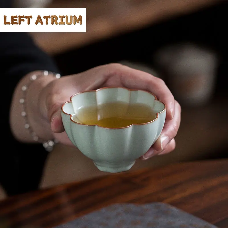

80ml Retro Ru Kiln Porcelain Tea Cup Handmade Azure Master Cup Creative Petal Ceramic Personal Cup Mugs Kung Fu Tea Set Gift Box