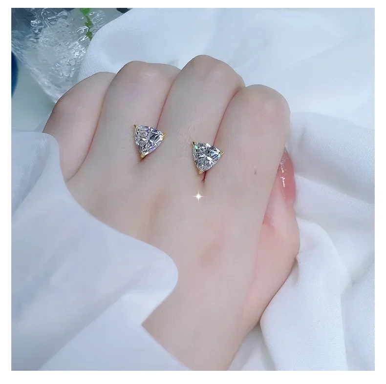 925 Silver High Carbon Diamond Earrings Brand New Super Bright Summer Small and Exquisite Earrings Wedding Jewelry