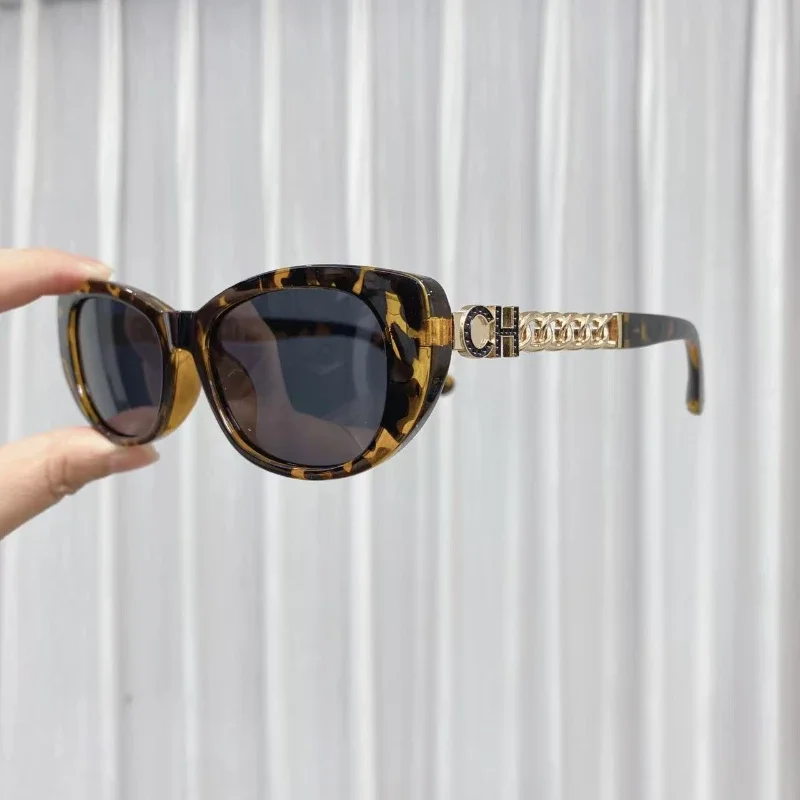 2025 New Polarized Small Square Sunglasses Women Men Letter Fashion Sun Glasses Chain Hollow Glasses Ladies Gafas De Sol UV400