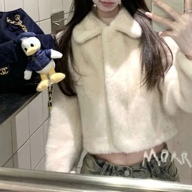 

Love Deer Snow Top Mocha Short Jacket Women's Eco-Friendly Fur Jacket Exquisite and Playful Lapel White Fur Top