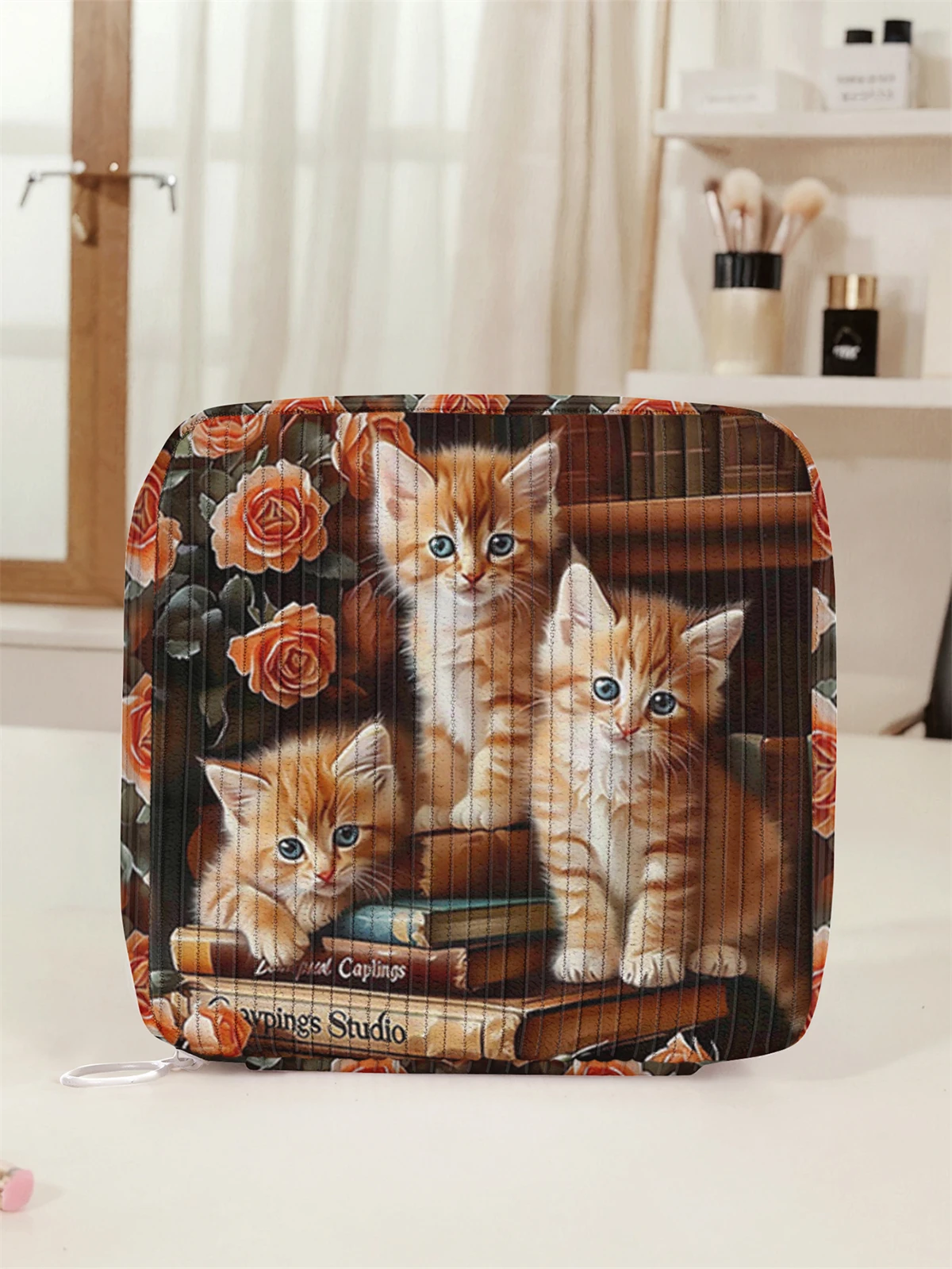 حقيبة تخزين مناديل صحية مطبوعة بنمط قطة كرتونية لطيفة، حقيبة مناديل خفيفة الوزن للنساء، حقيبة مناديل صحية