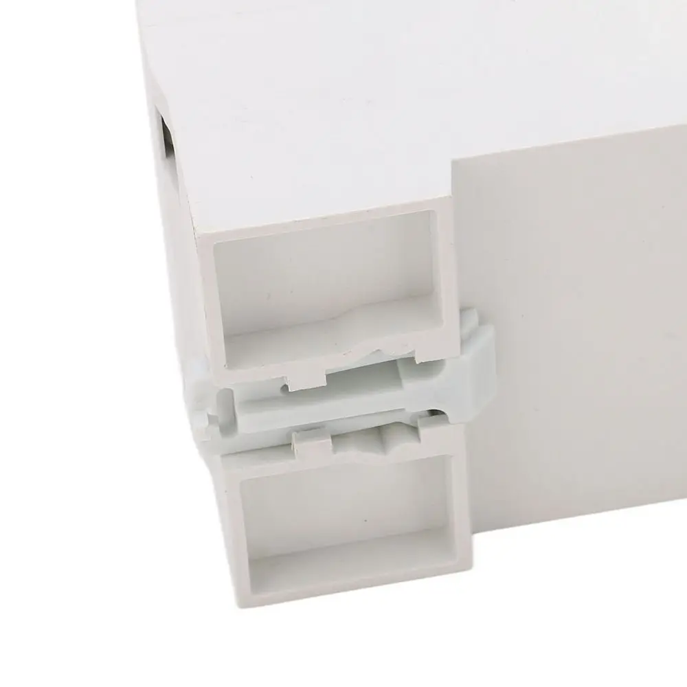 Automatyczny ochronnik przeciwprzepięciowy i podnapięciowy 240V~300V 63A z regulacją napięcia, montowany na szynę DIN, z dwoma wyświetlaczami.