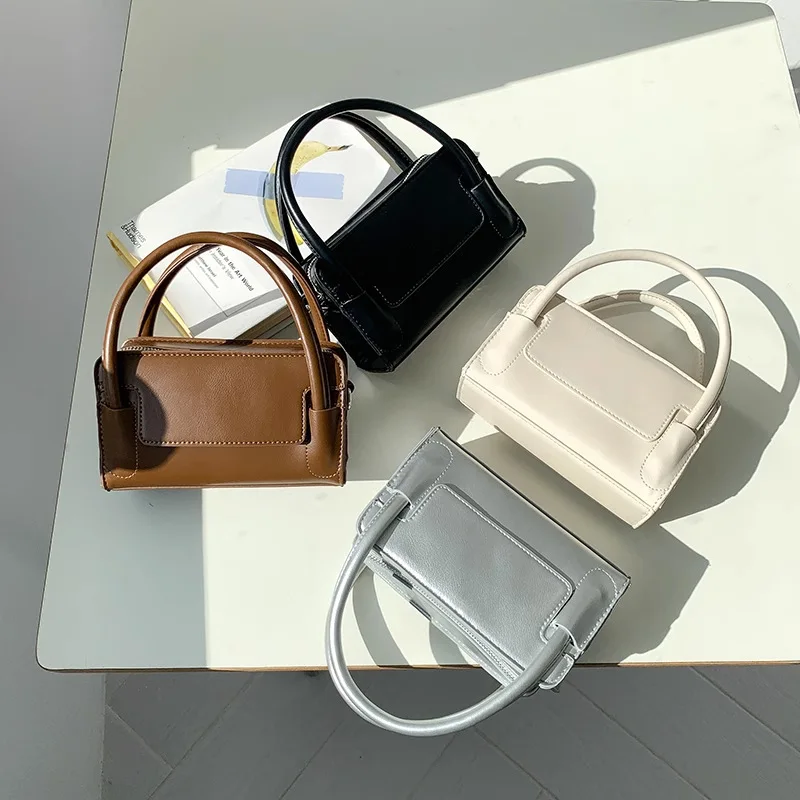 2023 New Advanced Small Square Bag with a Western Style and Retro Handheld Crossbody Bag