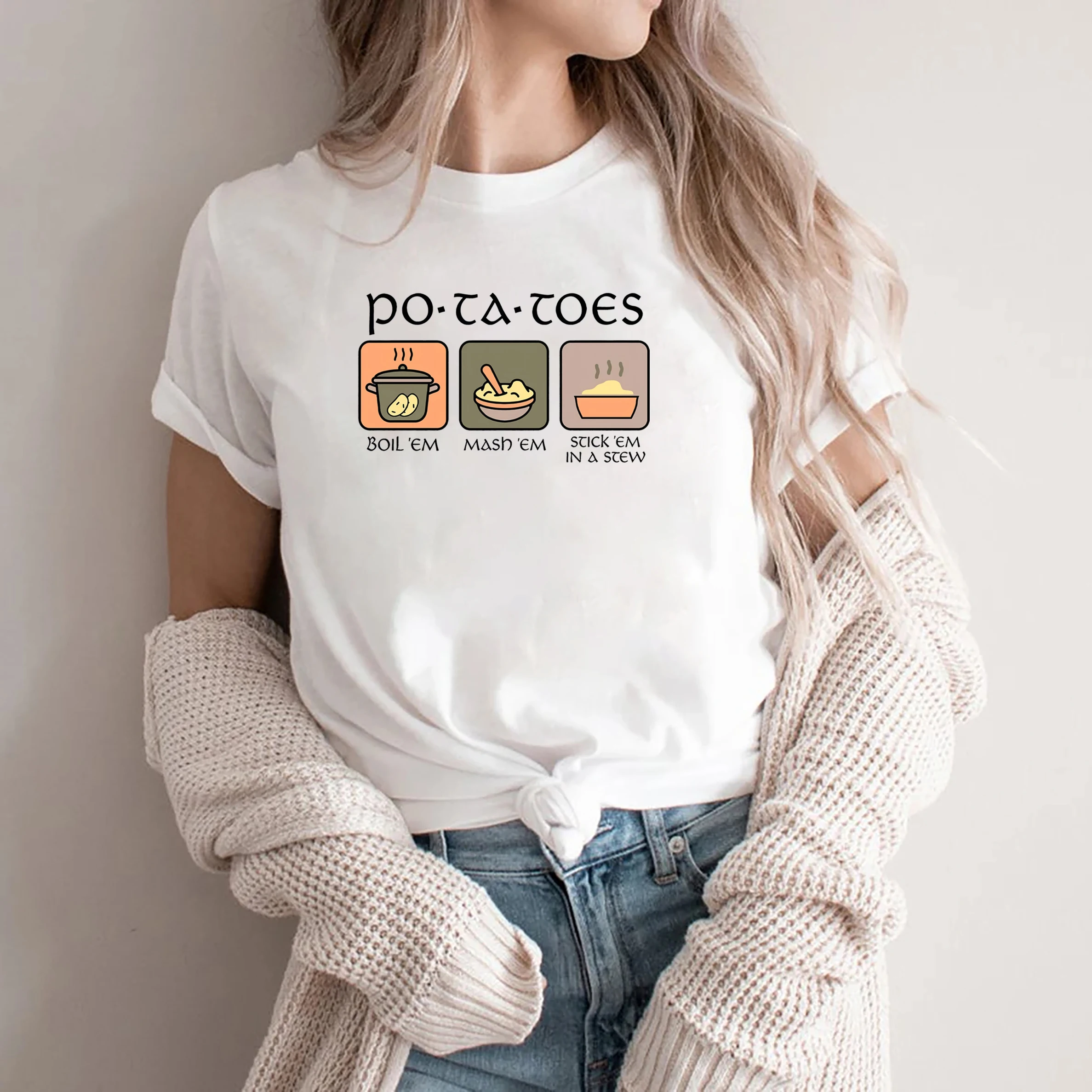 Camiseta El Señor de los Anillos con diseño de patatas: cocina, hiere, machiza y ponlas en un guiso. Camiseta Lotr Taters, Camiseta Hobbit, merchandising literario.