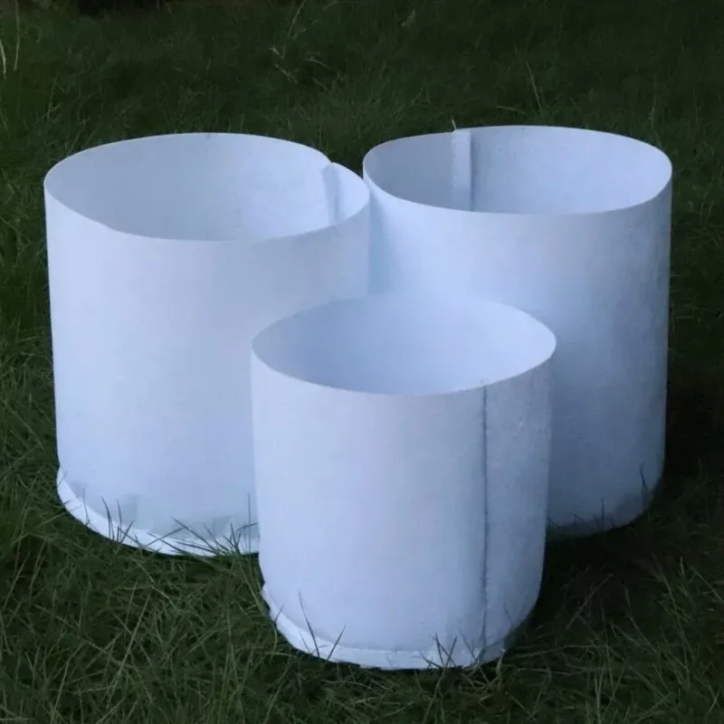 A large number of multi-specifications, wholesale tree planting bags, thickened seedling bags, nutrient cups, garden tree