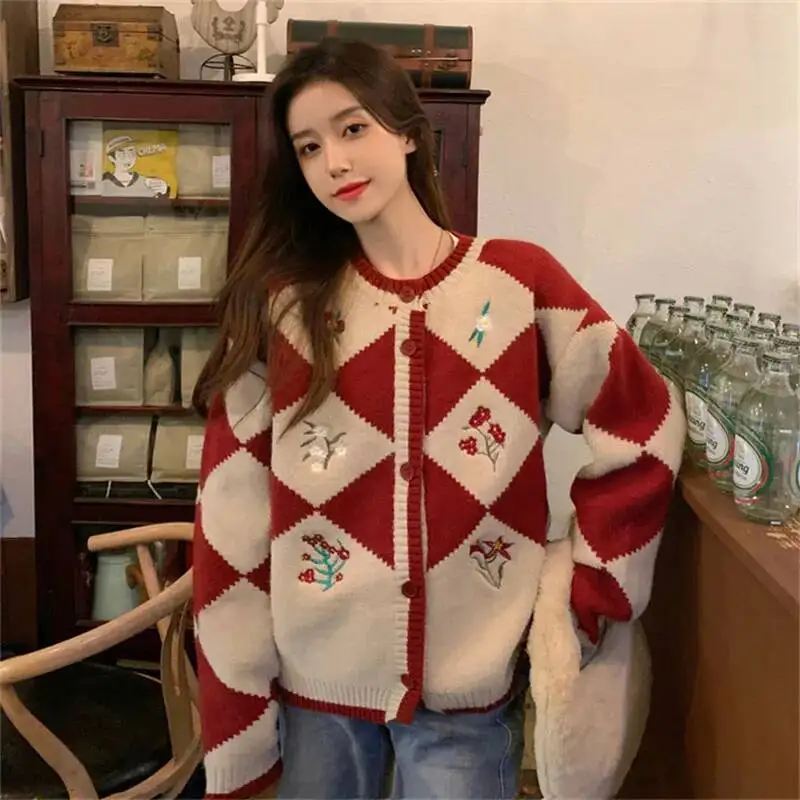 

Contrast Argyle Plaid Knit Cardigan Women Vintage Flower Embroidery Sweater Cardigans Sweet Cute Loose O Neck Sweaters Jacket