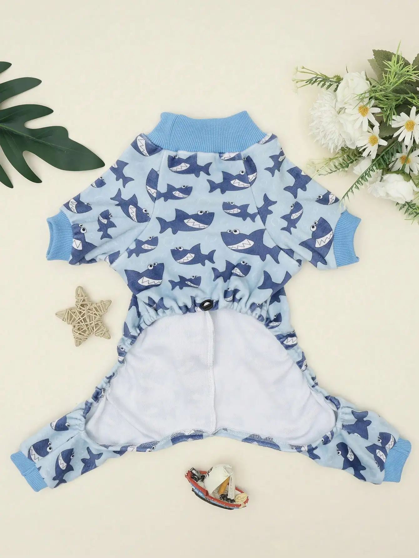 Mono para perro con diseño de tiburón - abrigo y chaqueta_voghion.com