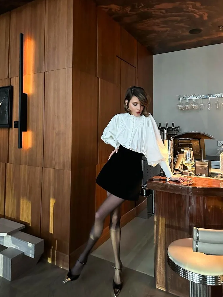 Camicia da donna con maniche a lanterna con scollo a barchetta bianco pieghettato di nuova moda autunnale, camicetta da donna elegante vintage, abbigliamento femminile