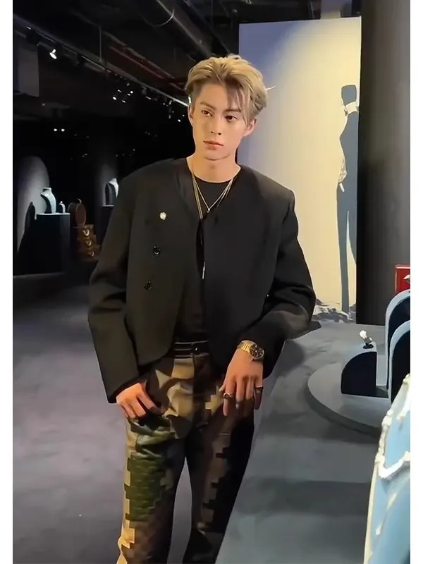 

New Chinese Sle ort Jaet Pearl Button Design Simple Faionable Collarl Men's Coat Youth Trend Spring Autumn