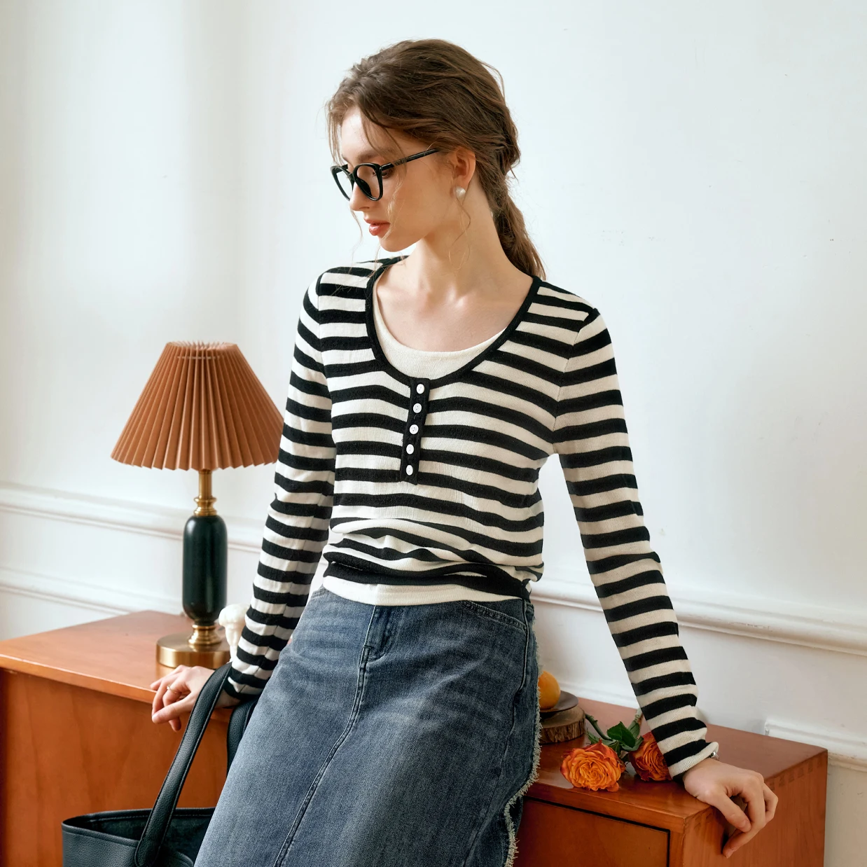 

OLrain женский свитер в французскую полоску, осень 2023, новая поддельная двухсекционная рубашка с длинными рукавами, простая трикотажная женская одежда O24QZ88622