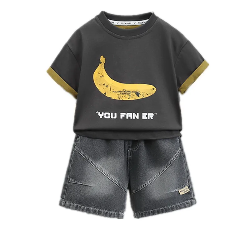 

Летний комплект для мальчиков: футболка с принтом банана и шорты-джинсы на резинке, 2 предмета, повседневный модный костюм для мальчиков 2-11 лет