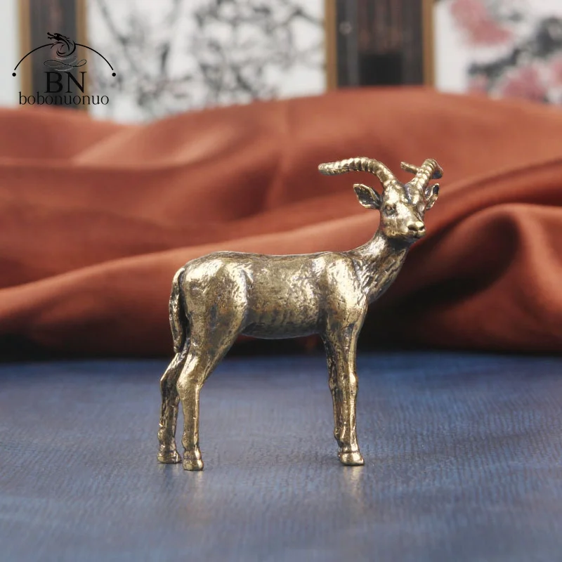 Adorno pequeño de oveja líder de cobre Vintage, estatuilla en miniatura de animales de latón antiguo, antílope de la suerte, decoración del hogar, decoración de escritorio