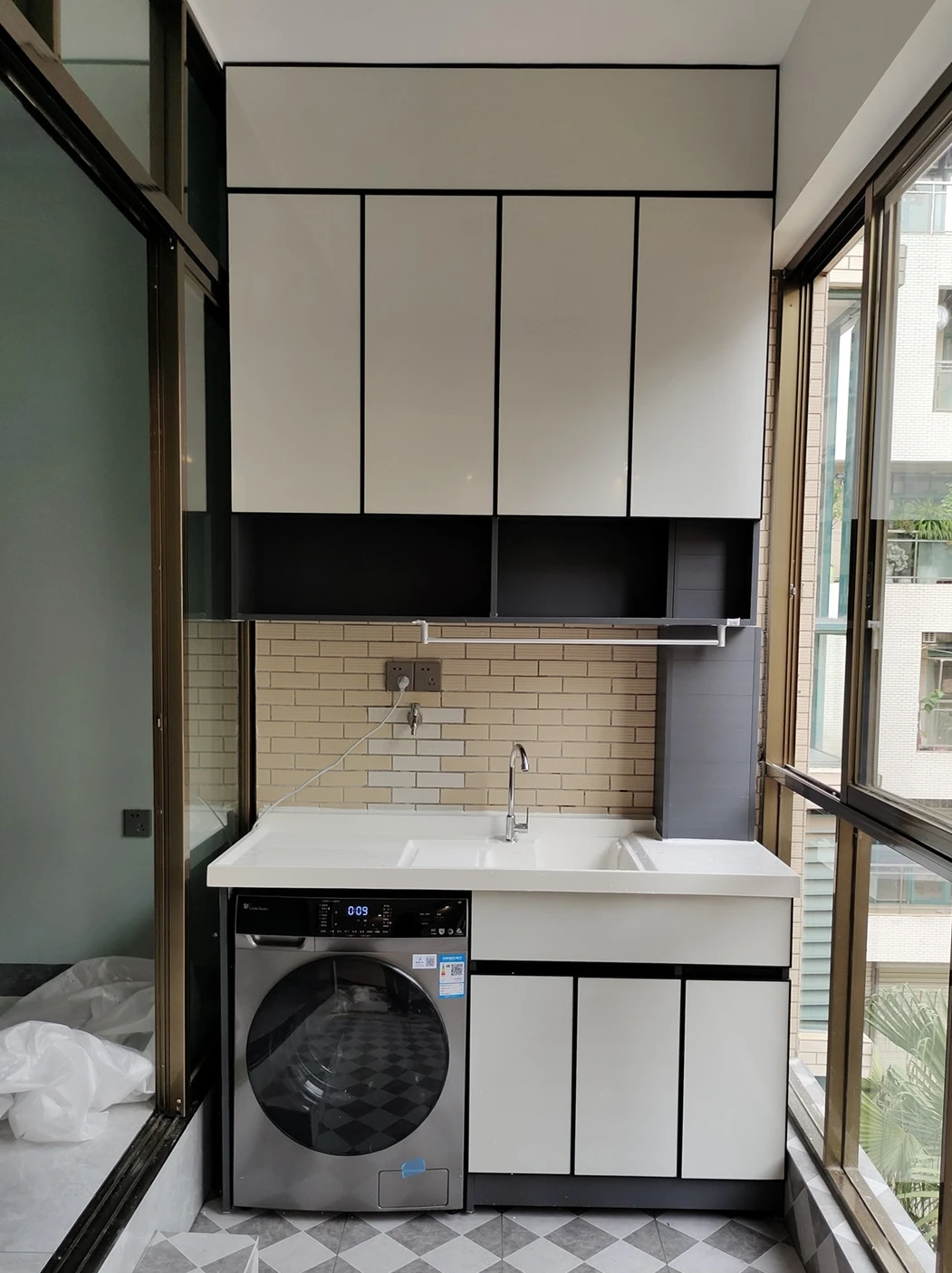 

Производитель шкафа для стирки на заказ, алюминиевый балкон, шкаф для стиральной машины, бассейн для стирки