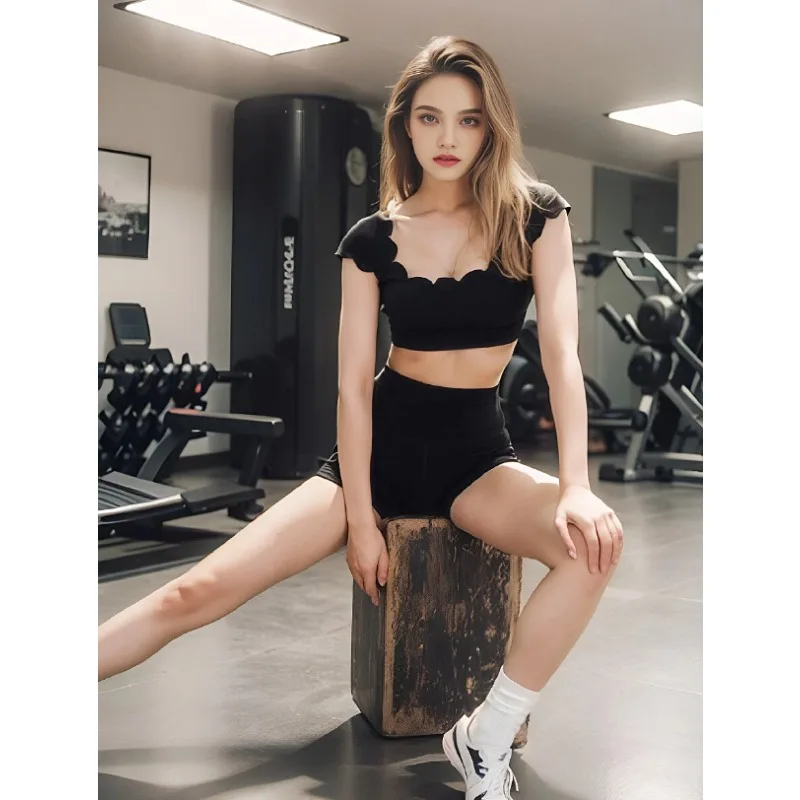 2024 New Fashion Short Sleeved Sports Fitness Top Nude Sports  Tank Top Gathered Lace Tripartite Pants for Women