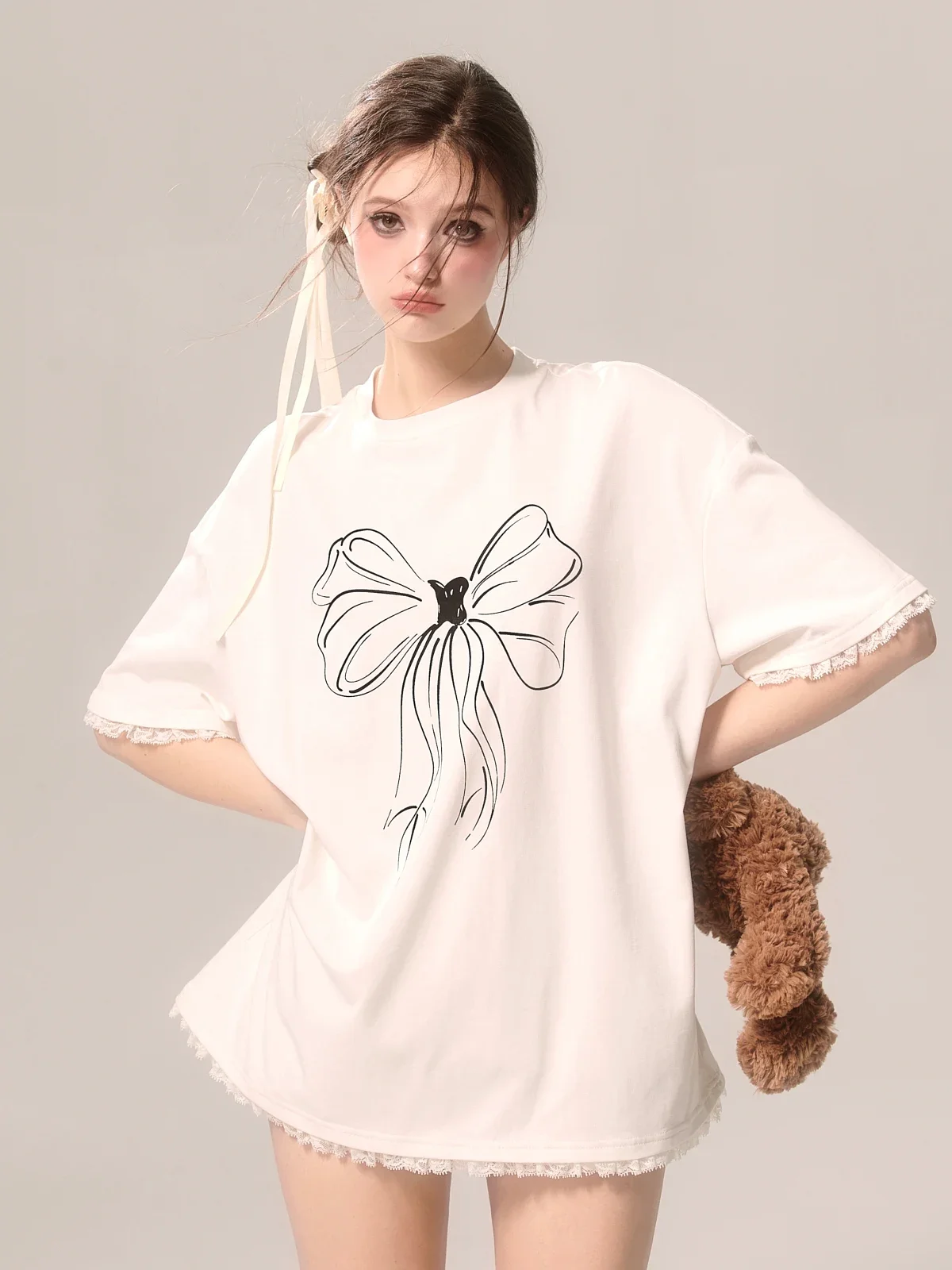 

High Quality Hot Selling Hand-painted Bow Lace Border White Loose Elegant Short Sleeved T-shirt Niche Minimalist Top Women Y2k