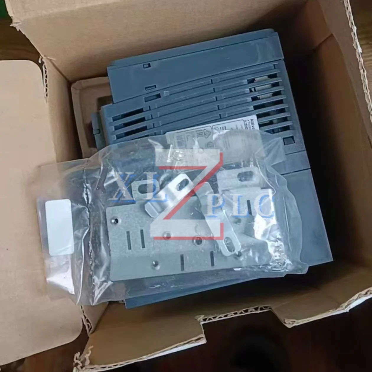 ATV320U07N4C محول التردد الأصلي الجديد