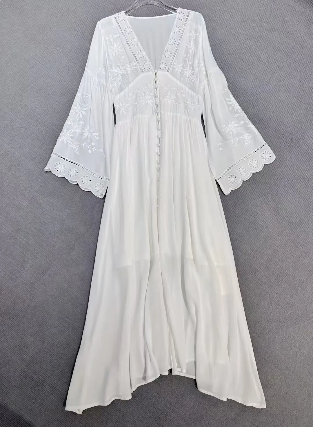 Abito da donna in pizzo a maniche lunghe svasato con scollo a V profondo ricamato floreale in rayon di cotone vintage Abito da donna Boho Beach autunnale da festa