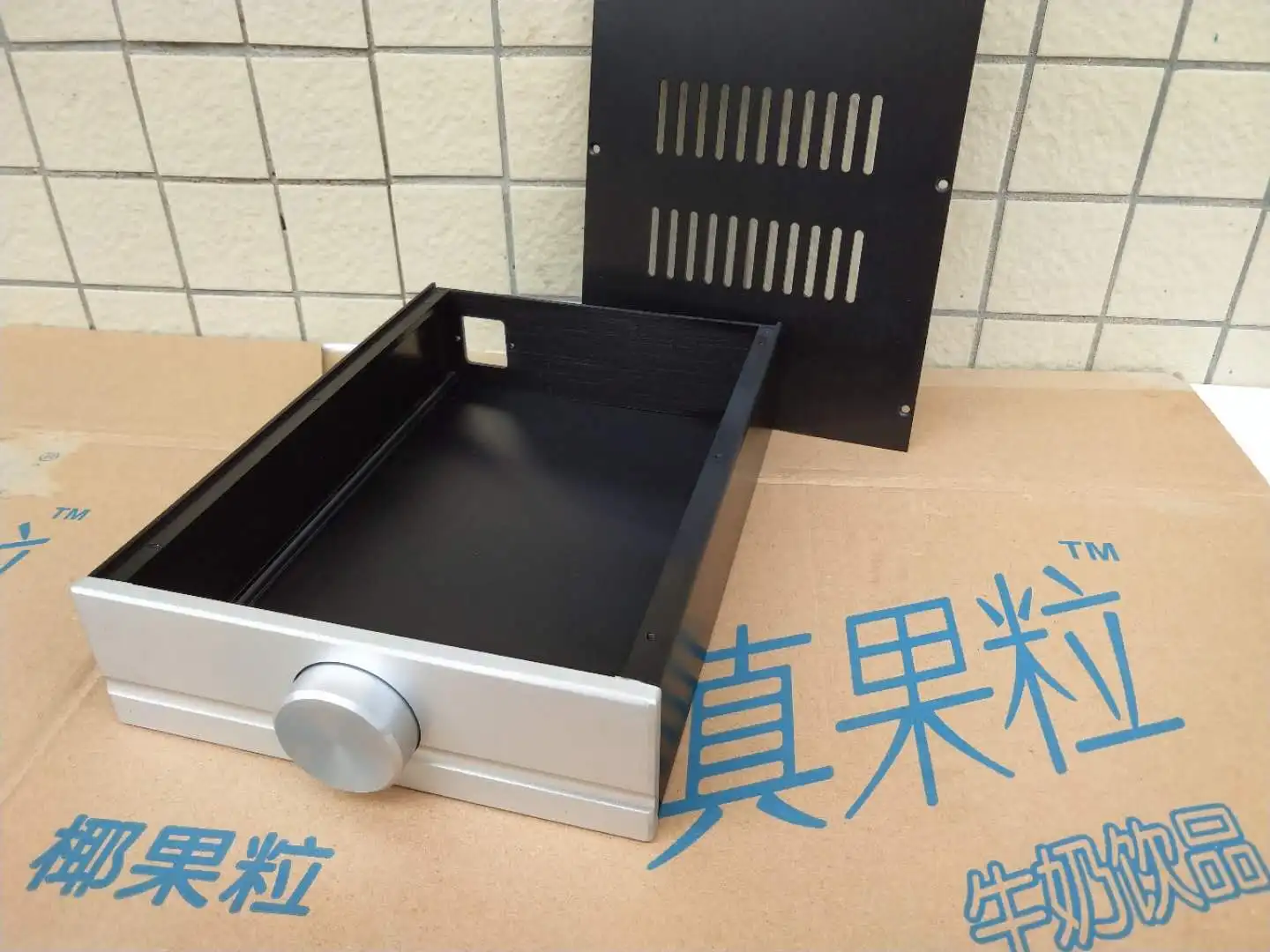 

NEW fashion full aluminum preamplifier power amplifier chassis headphone DIY box with aluminum knob 220*70*308mm