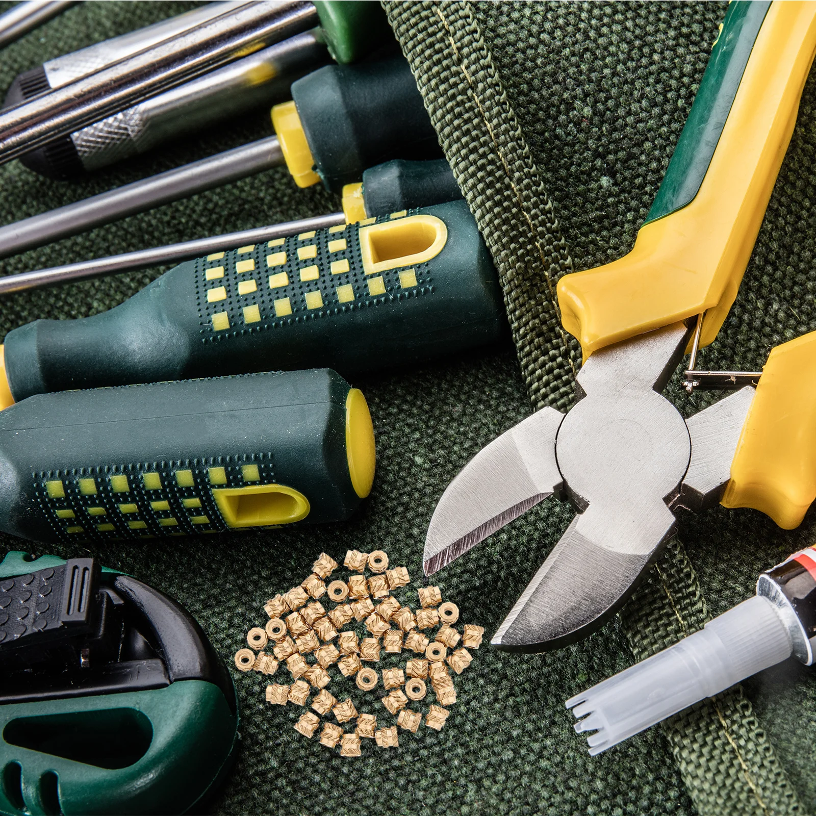 

60Pcs Brass Knurled Threaded Insert Nut Double Helical Inserts for Wood Plastic Metal Furniture Screws DIY Kit