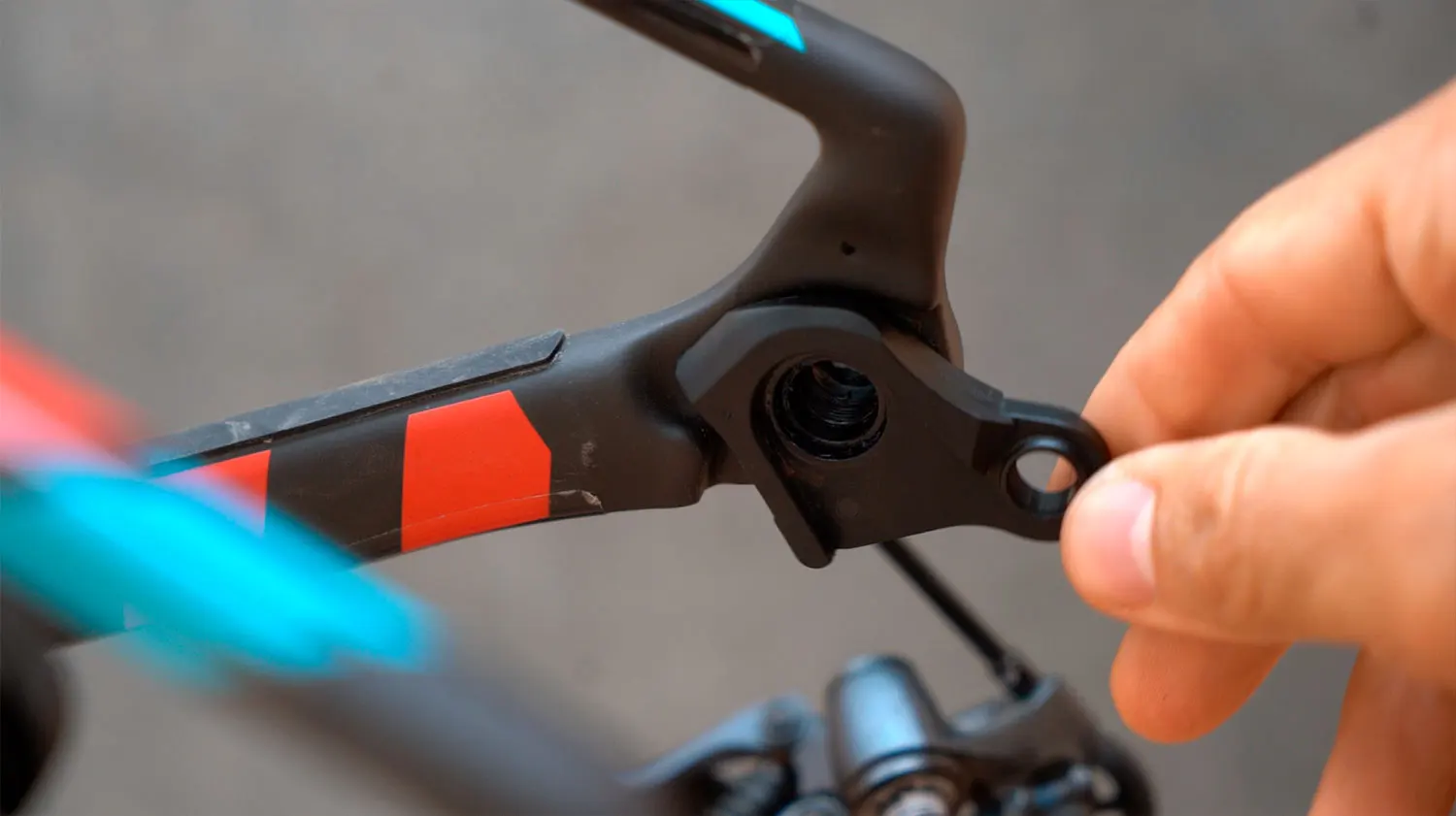 SRAM UDH Universal Derailleur Hanger for Canyon, Santa Cruz, Specialized, Transition, Trek, Whyte, YT, Norco, Mondraker – Detail 10