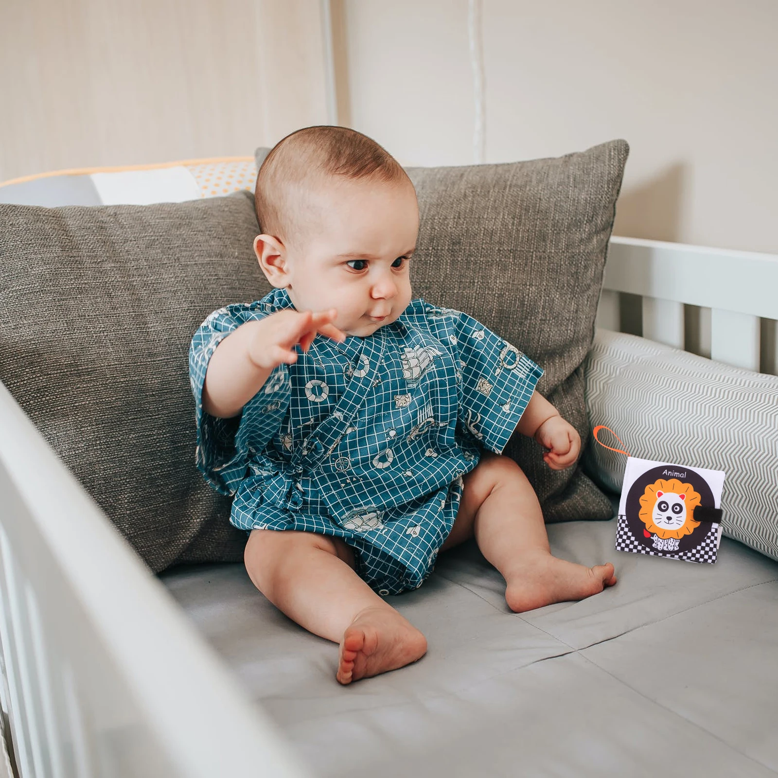 ベビー布の本 早期教育 洗える 柔らかい 感覚発達 幼児の認知トレーニングのためのインタラクティブブック