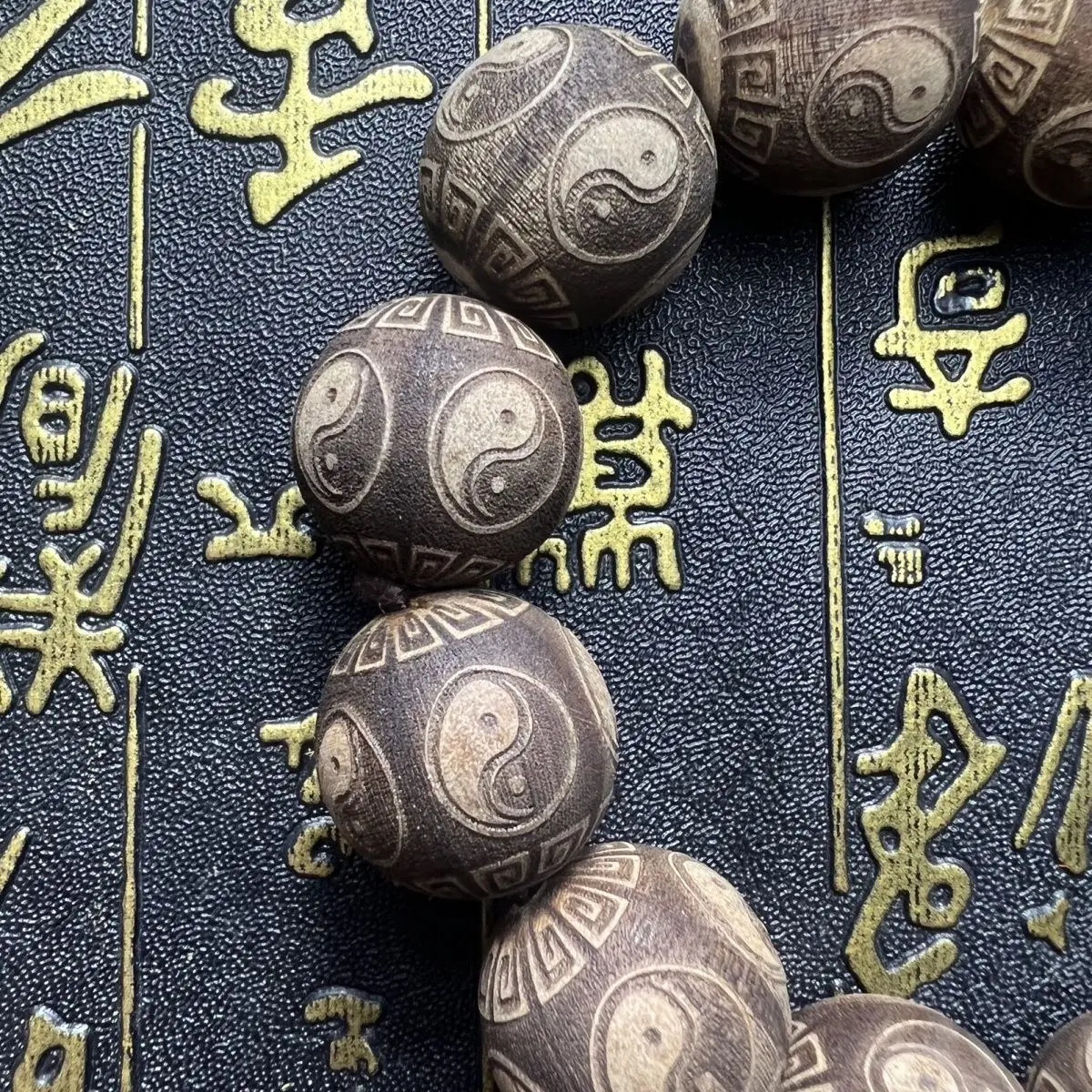 2.0 الأبنوس بوتيك تاي تشي نحت ثمانية مخططات الميمون الخشب نحت سوار بوذا حبة سوار ون اللعب الوردية للرجال #2