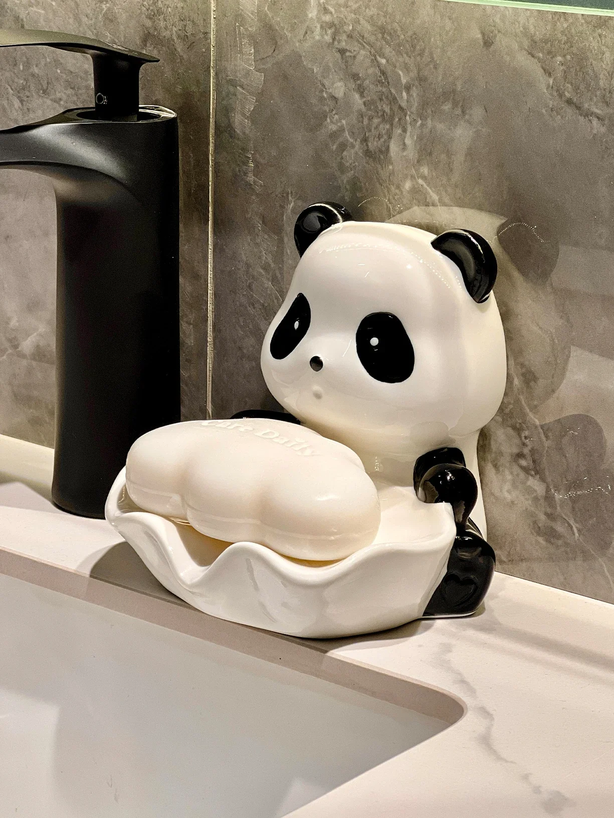 Automatic draining creative panda soap box soap box storage rack household ceramic soap dish holder bathroom accessories
