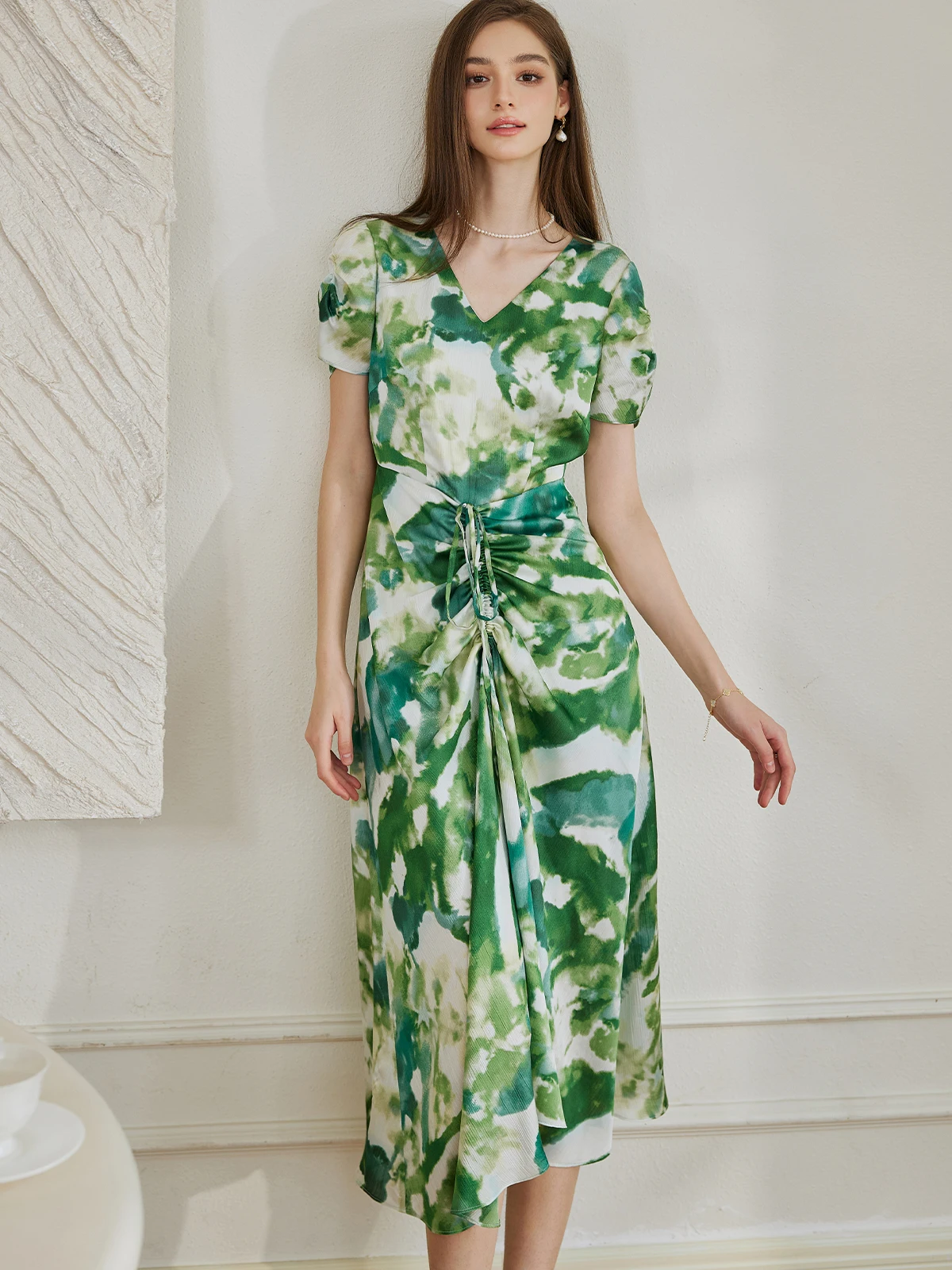   Roey S House ผู้หญิง Dr 2024 ฤดูร้อนใหม่ Sle รวบรวมเอวผ้าไหมซาติน Beach Holiday กระโปรง V Ne ort Sve