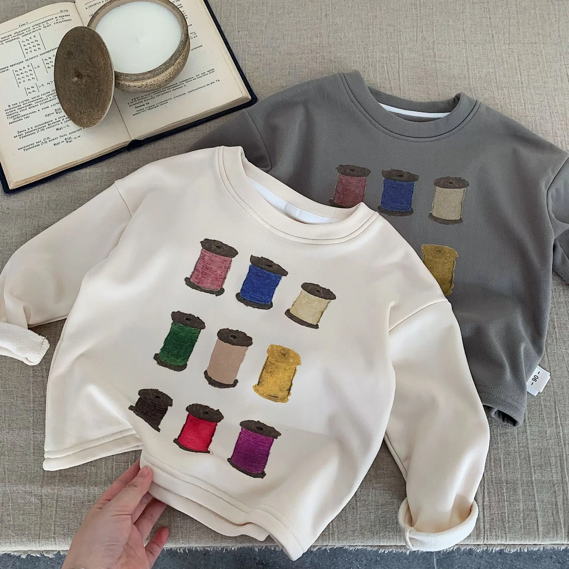 Childrens Hoodie 2025 Winter New Korean Version Colorful Yarn Ball Pullover with Plush Base Warm and Simple Daily Wear