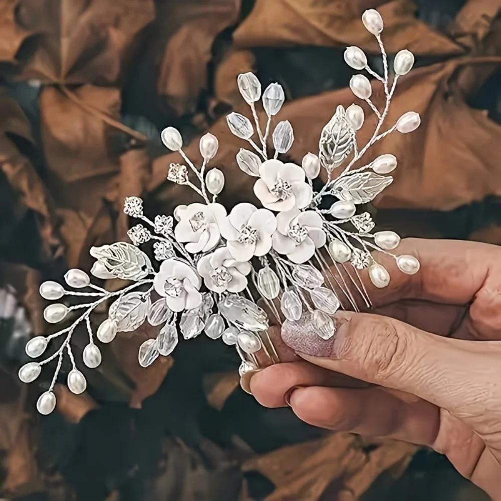 1 piece of silver wire handmade white flower side hair comb, romantic style, suitable for bridal wedding ceremony and dinner